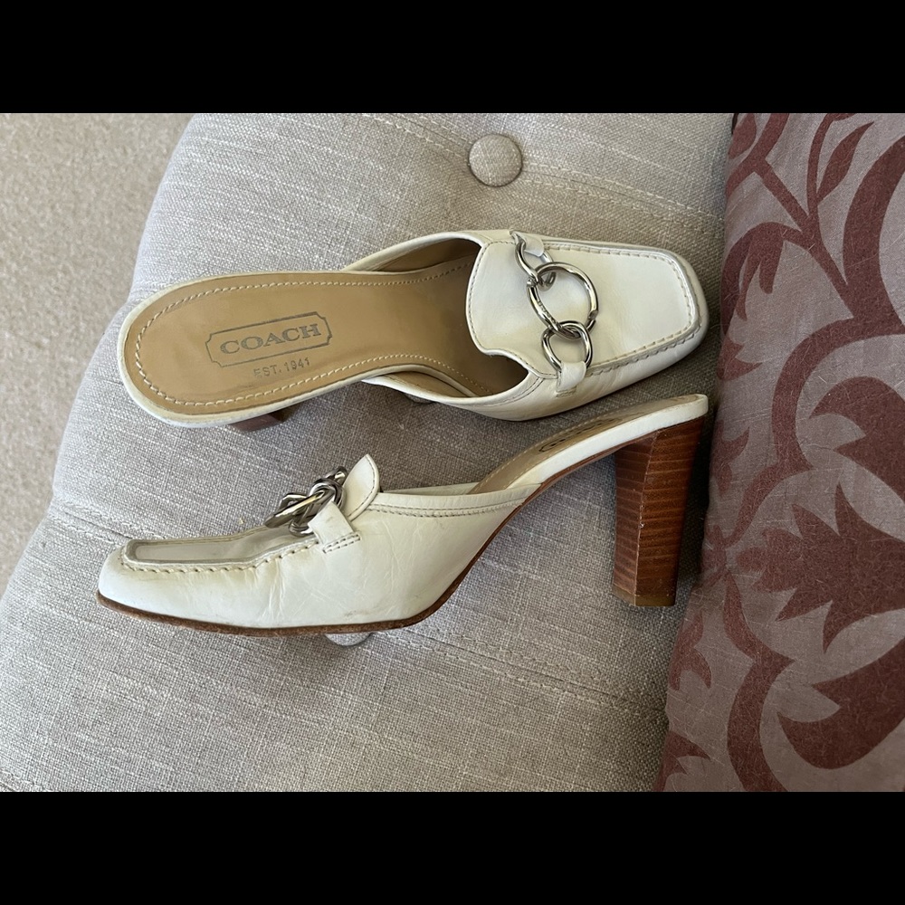 COACH Ladies SZ 8 WHITE Leather mule/ slide heels